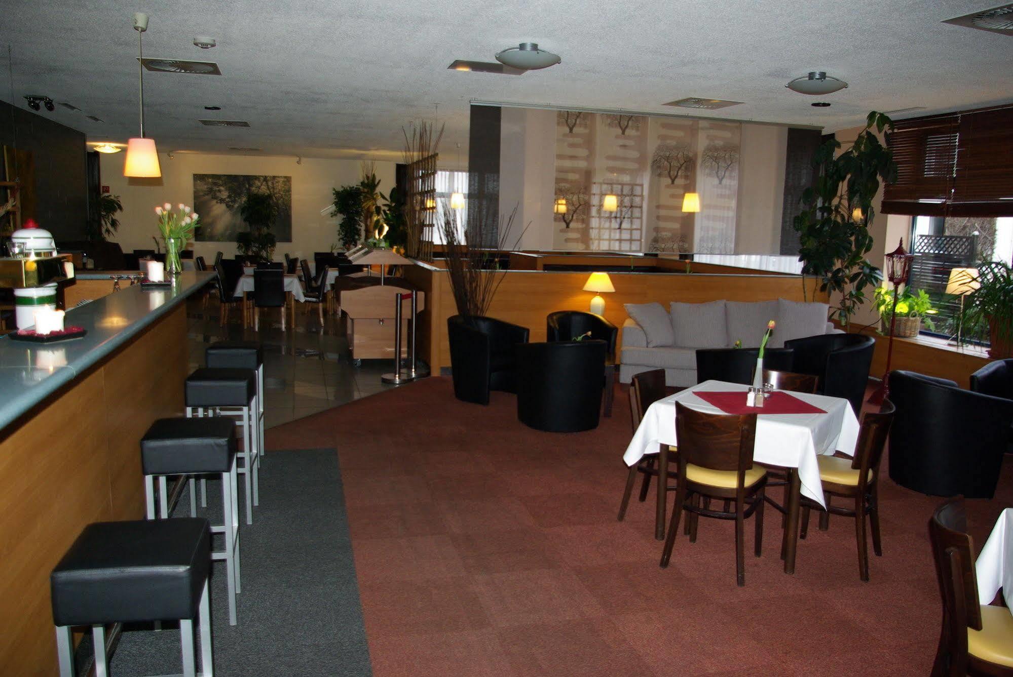 Отель Astral'inn & Restaurant 3*